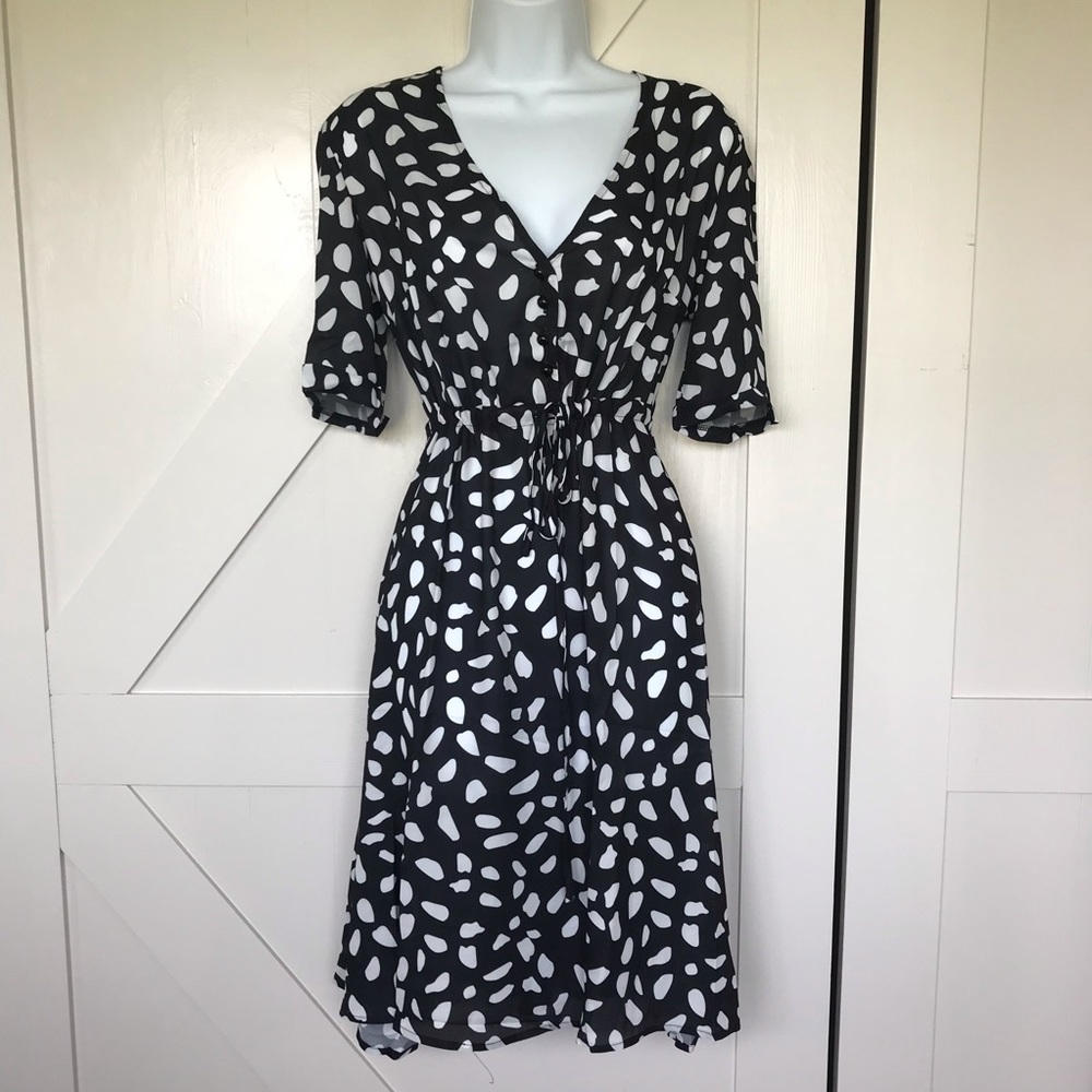 NWOT Black Casual printed button down dress - Picture 4 of 4